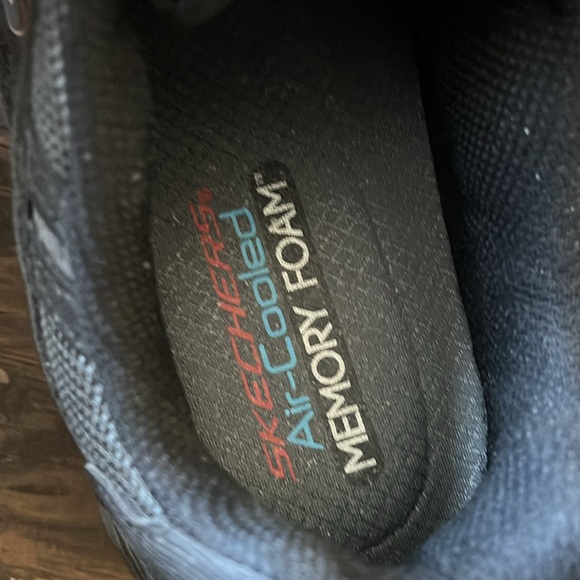 Brand new SKECHERS - Picture 4 of 5